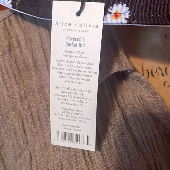 ALICE & OLIVIA | by stacey bendet | reversible bucket hat daisies NWT - Picture 10 of 10